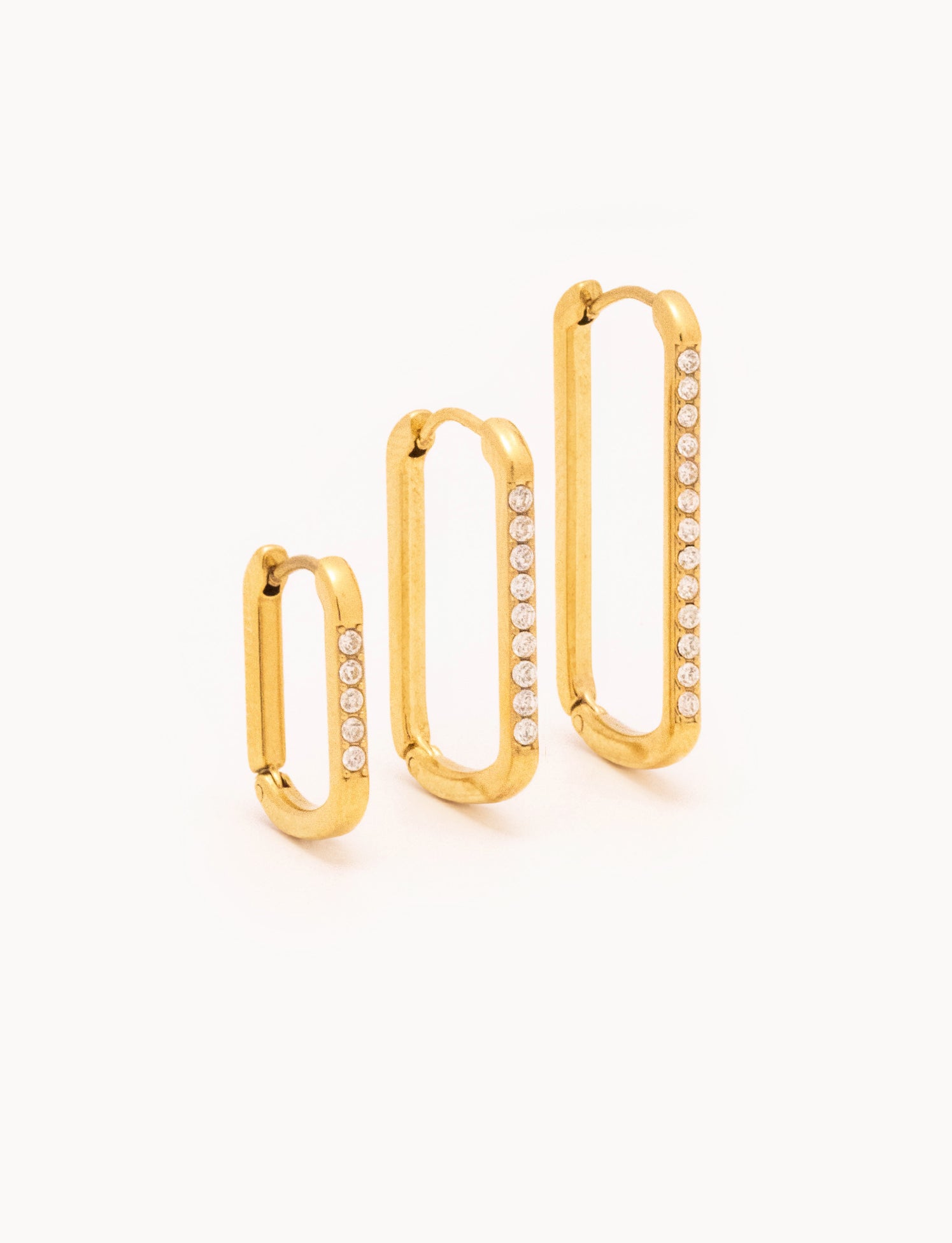 Orecchini design foglia in oro bianco 18k con diamanti | GV